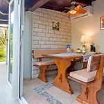 Apartament Oliva By Interhome Pula