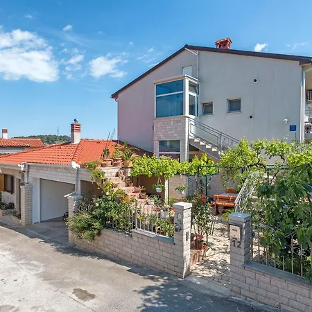 Oliva By Interhome Πούλα